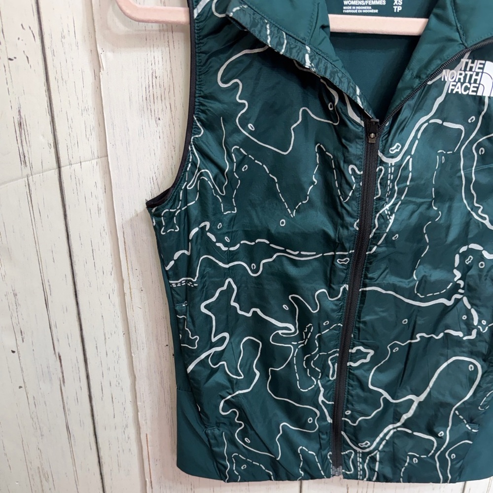 The North Face Women's Winter Warm Printed Insulated Vest - Picture 6 of 14